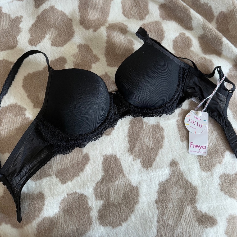 Freya Expression Demi Plunge Moulded Bra US / UK 30D